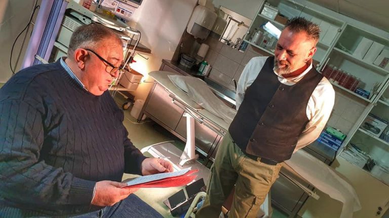 Dr. Ivan Vorgić, i scenarist filma Hrvoje Đuka Bičanić prije snimanja